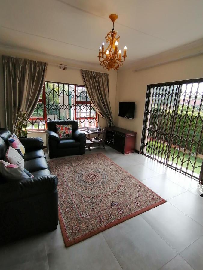 Garden And Park Leisure On Tugela Apartment Benoni Exterior foto