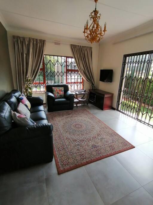 Garden And Park Leisure On Tugela Apartment Benoni Exterior foto